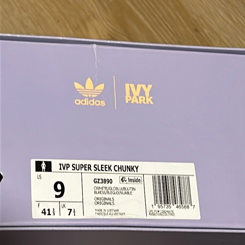 IVY PARK PLATFORM SNEAKER (WORN ONCE)